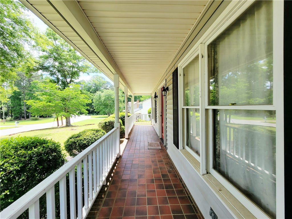 1804 1st St, Lanett, AL 36863