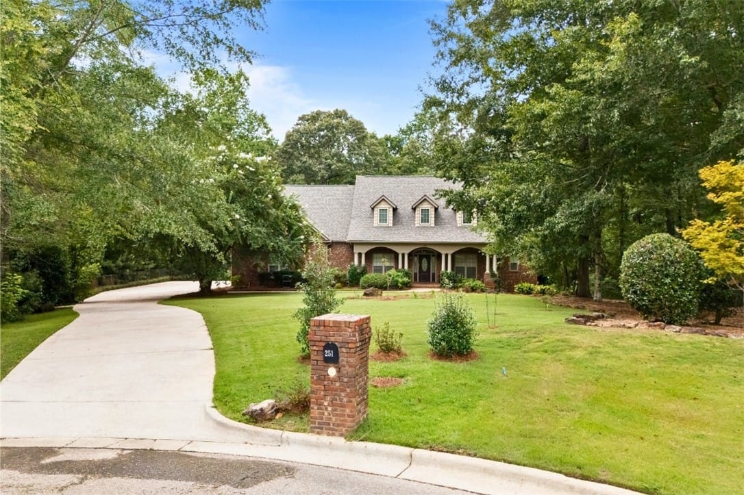251 Hedgerow Cir, Auburn, AL 36830