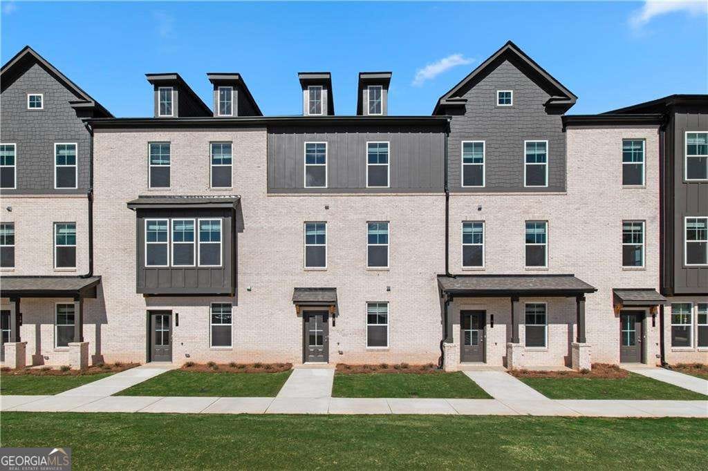 2810 Daybreak Ln, Newnan, GA 30265