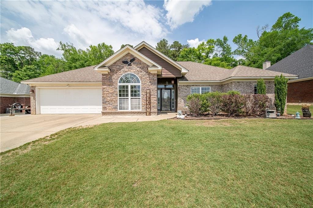 545 Shadow Wood Dr, Smiths Station, AL 36877, USA — Photo 1