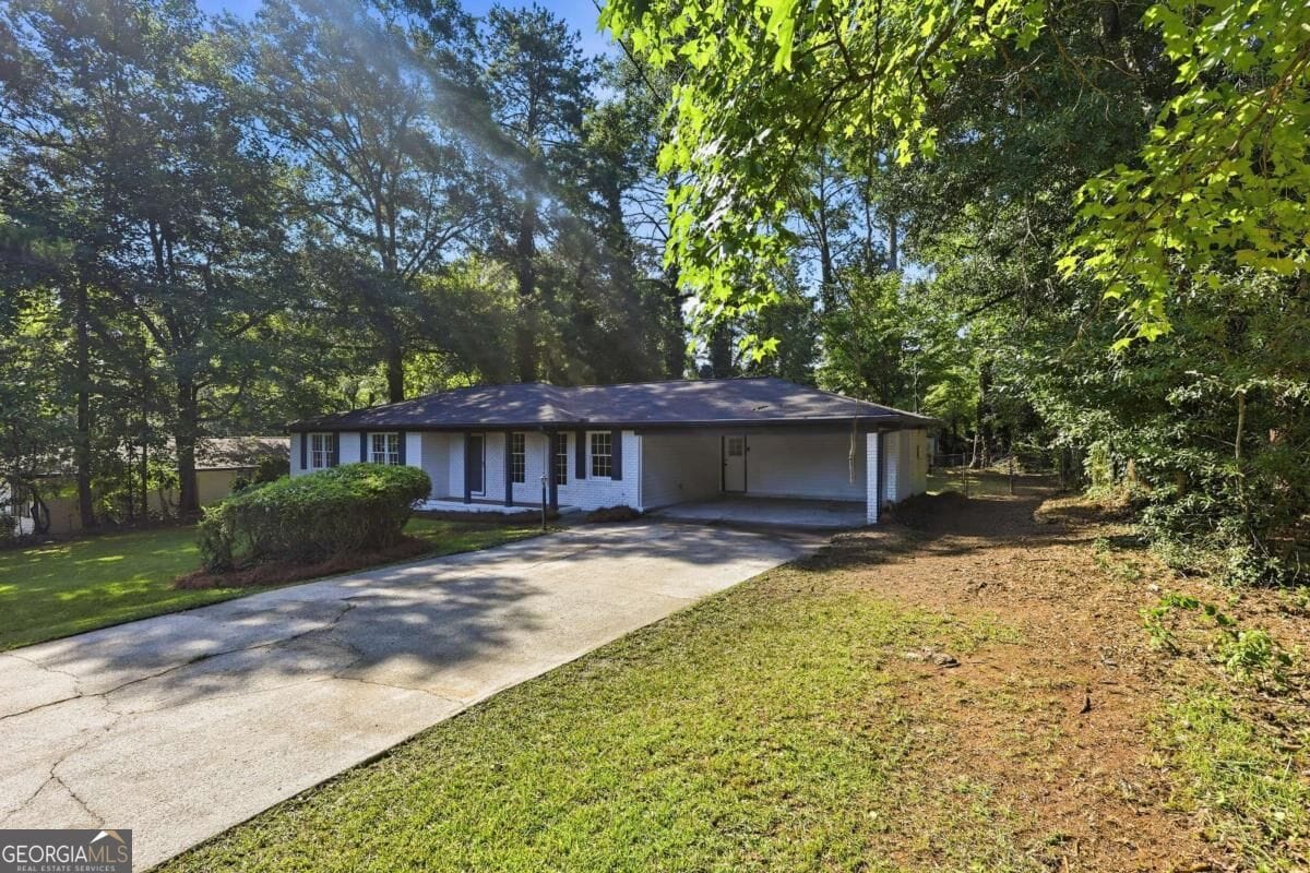 169 Robin Hood Dr, Newnan, GA 30263