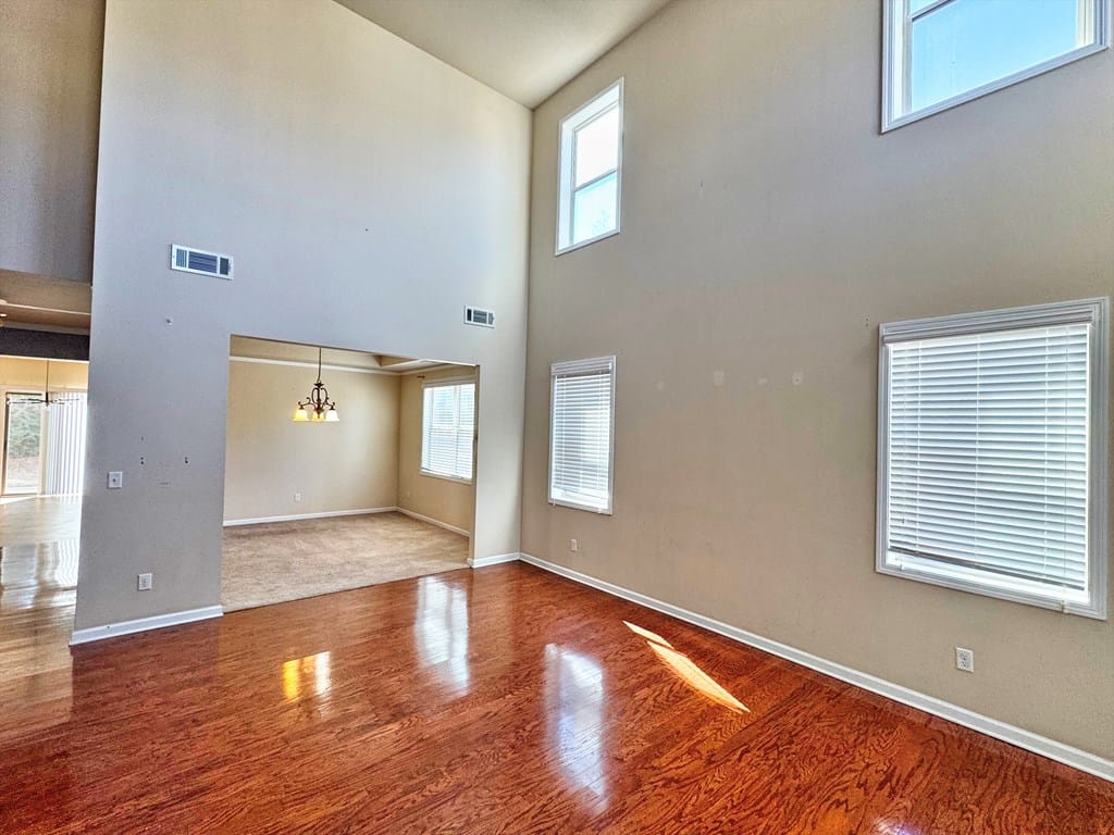 402 Sweetwood Ct, LaGrange, GA 30241