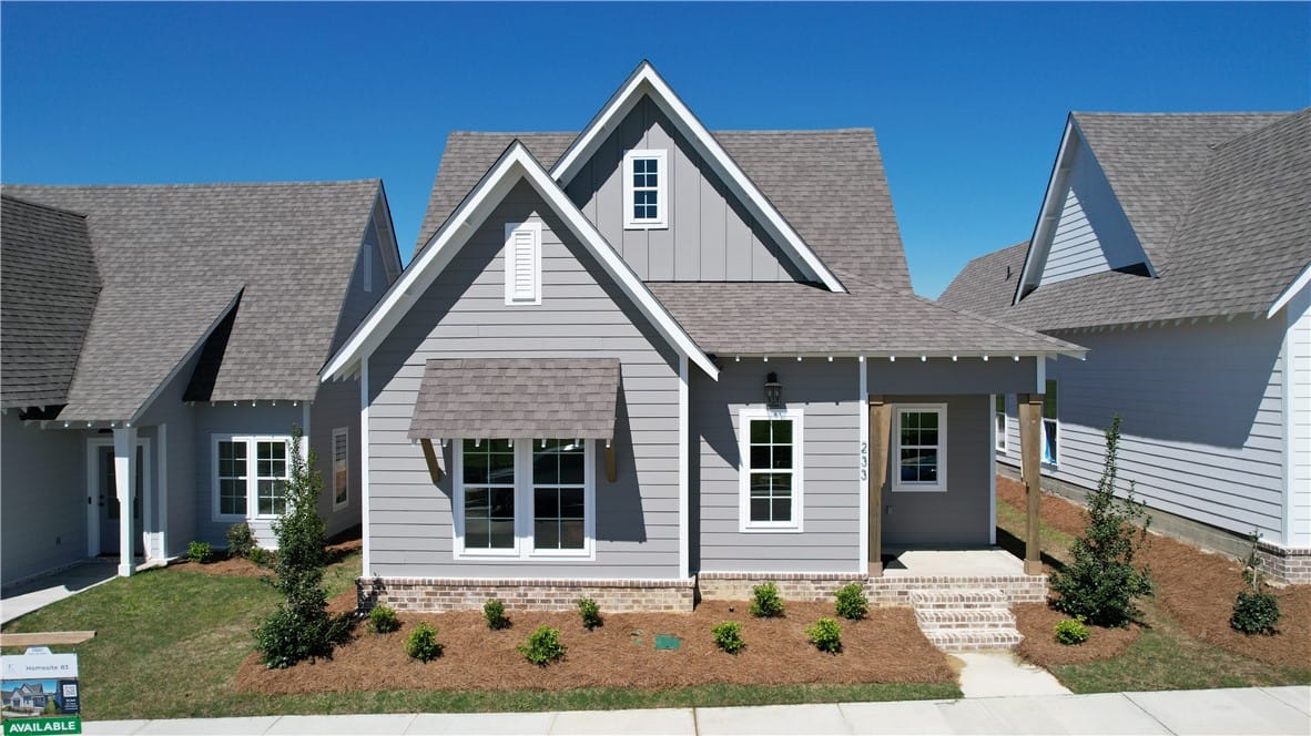 211 BOTTLE, Auburn, AL, 36830