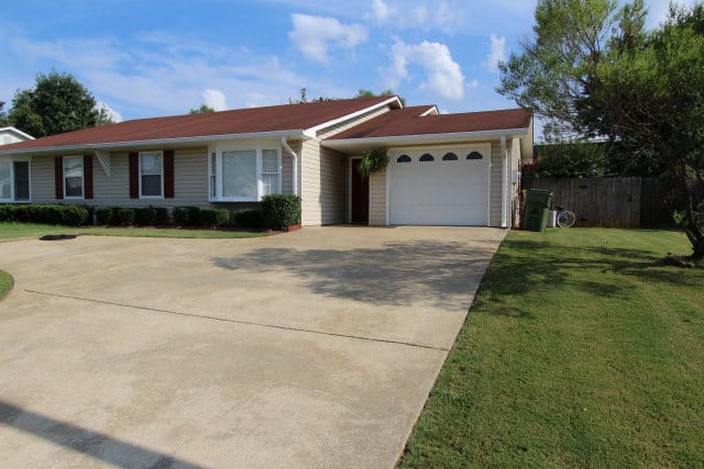 2103 HENDERSON, Opelika, AL, 36801