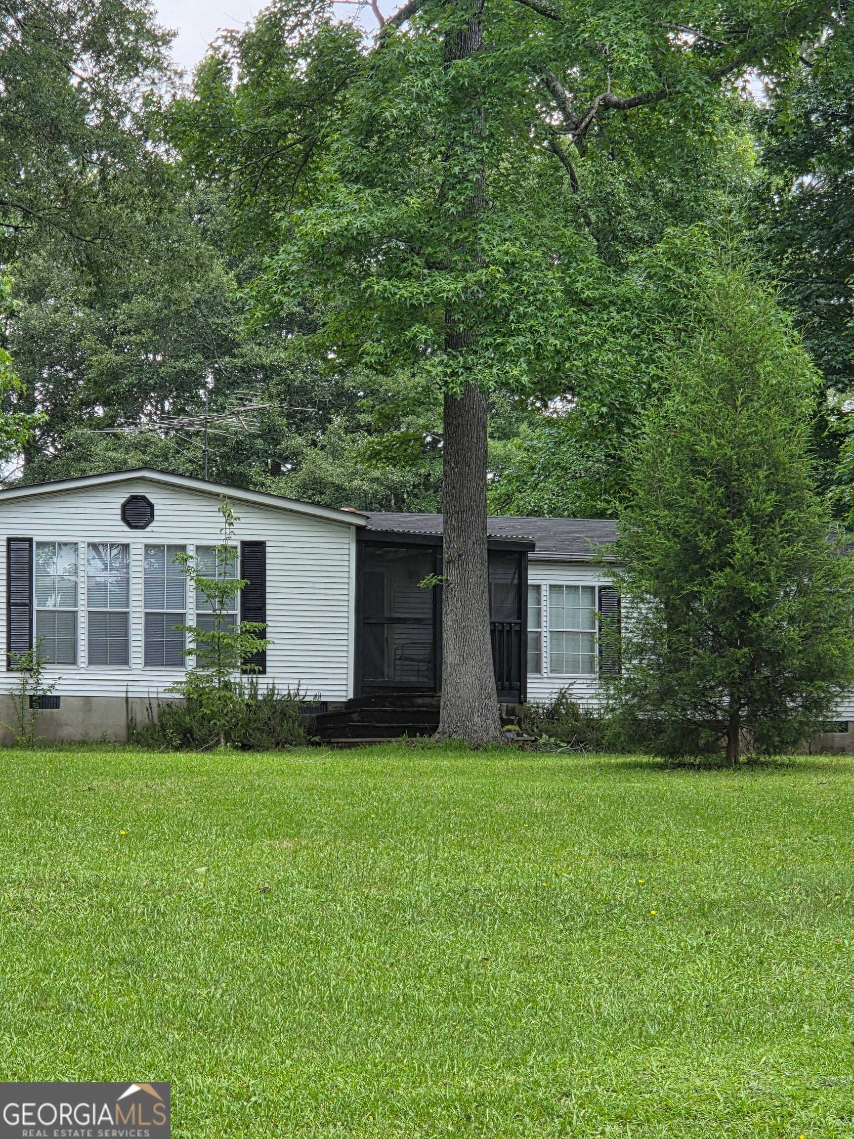 453 Lake Dr, Manchester, GA 31816