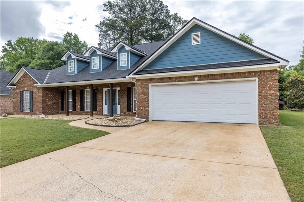 164 Meadowlark Dr, Smiths Station, AL 36877