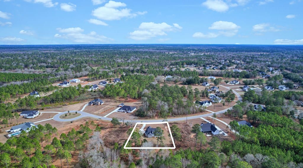 233 Partridge Cir, Leesburg, GA 31763