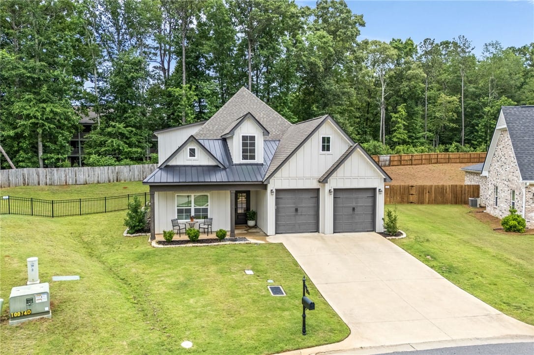 1765 Lois Ln, Auburn, AL 36832