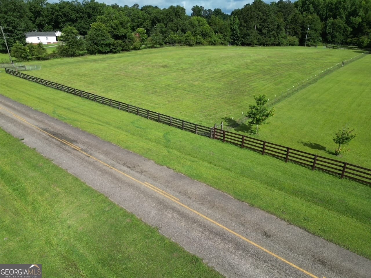 1423 Imlac Rd, Woodbury, GA 30293