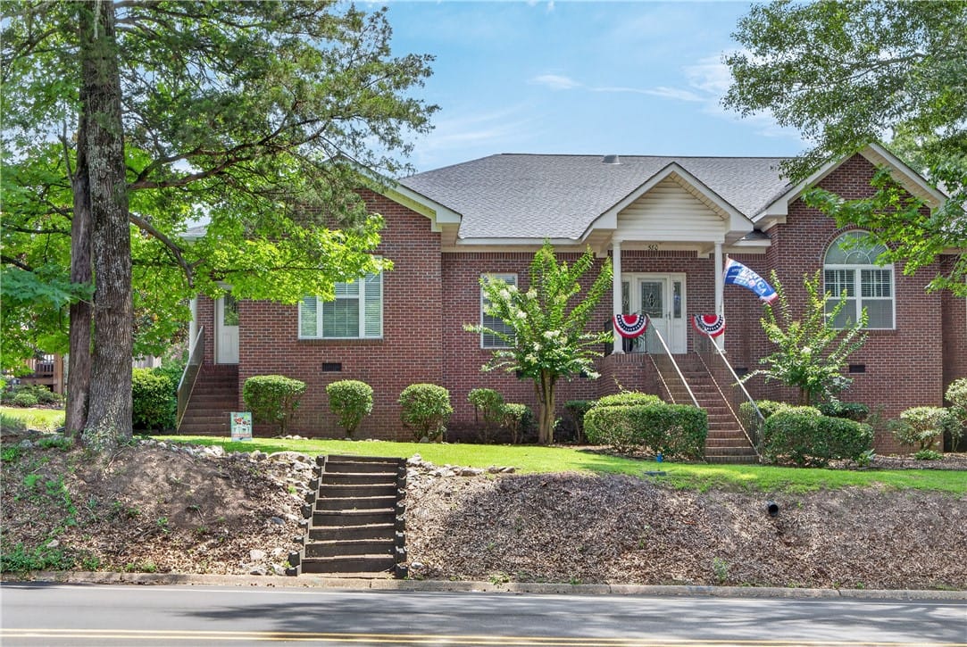 584 E Thach Ave, Auburn, AL 36830