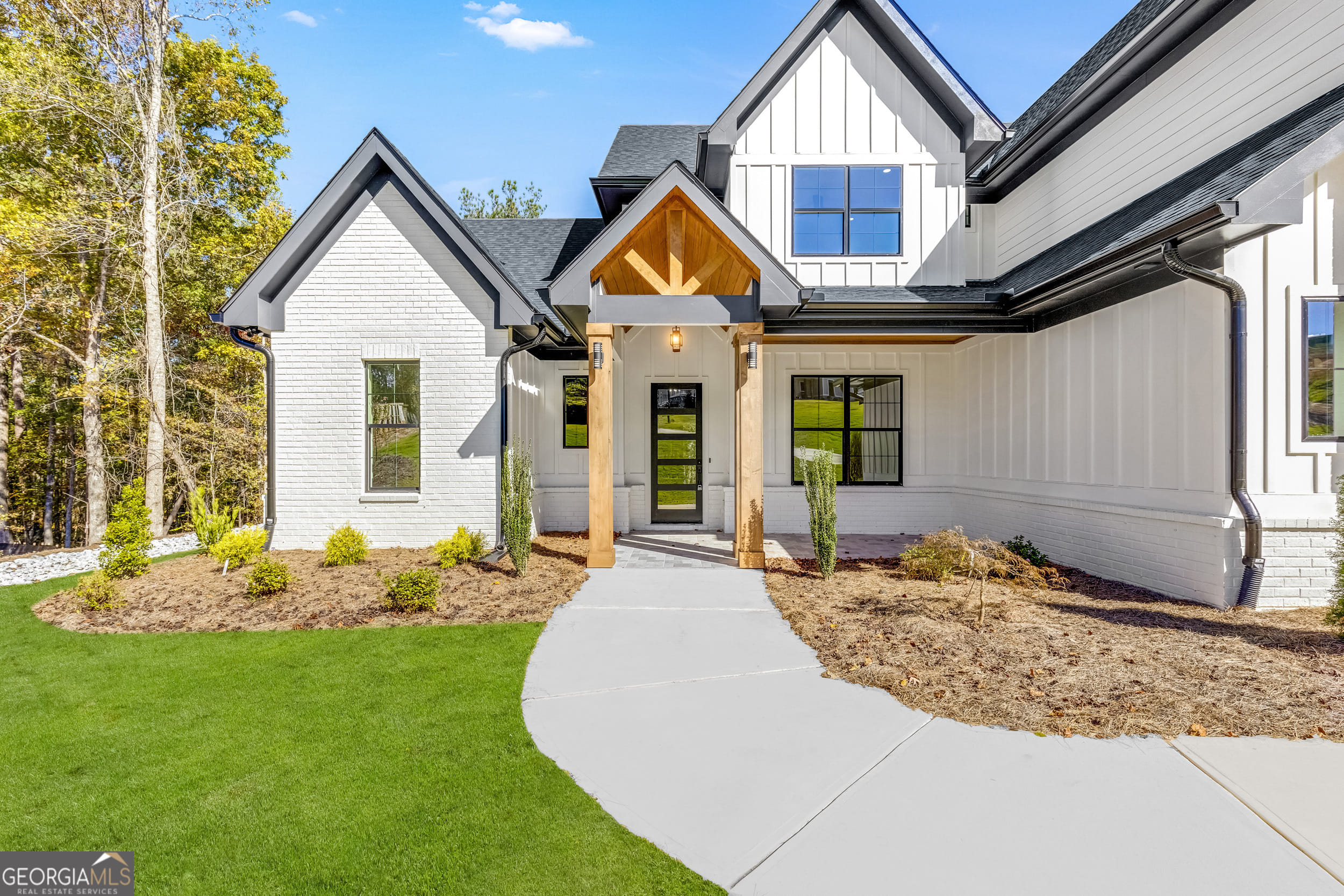 121 Forest Berry Ct, Newnan, GA 30265