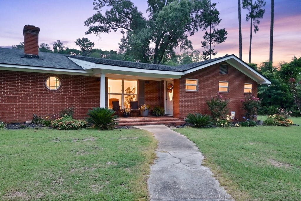 1719 Lily Pond Rd, Albany, GA 31701