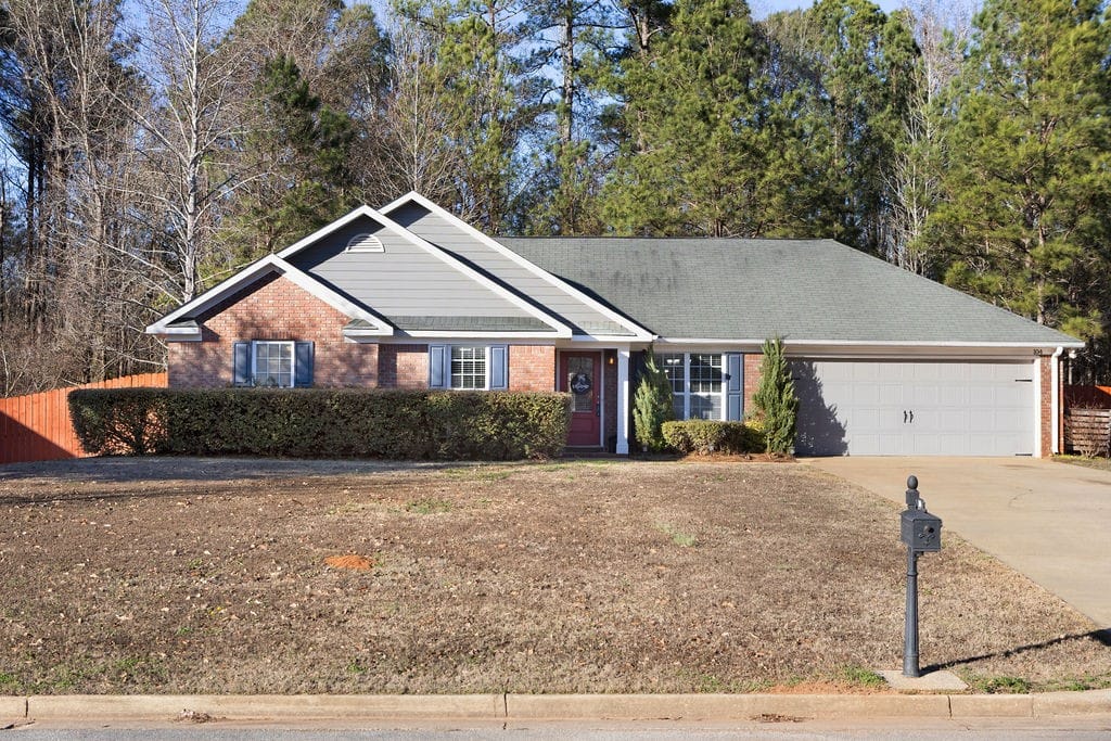 104 Oak Park Dr, Opelika, AL 36801, USA — Photo 1