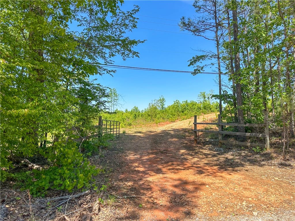 0 HWY 22, Alexander City, AL, 35010, This scenic landscape features a private entrance