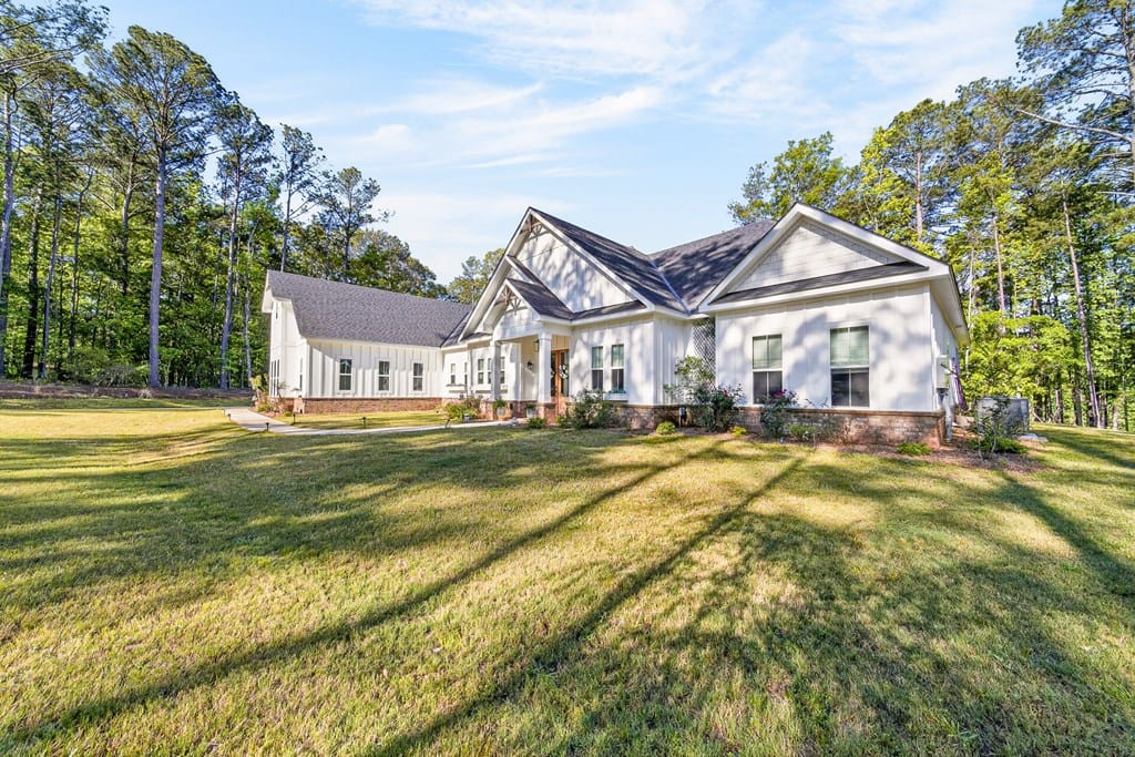324 Quail Ln, Pine Mountain, GA 31822, Front view