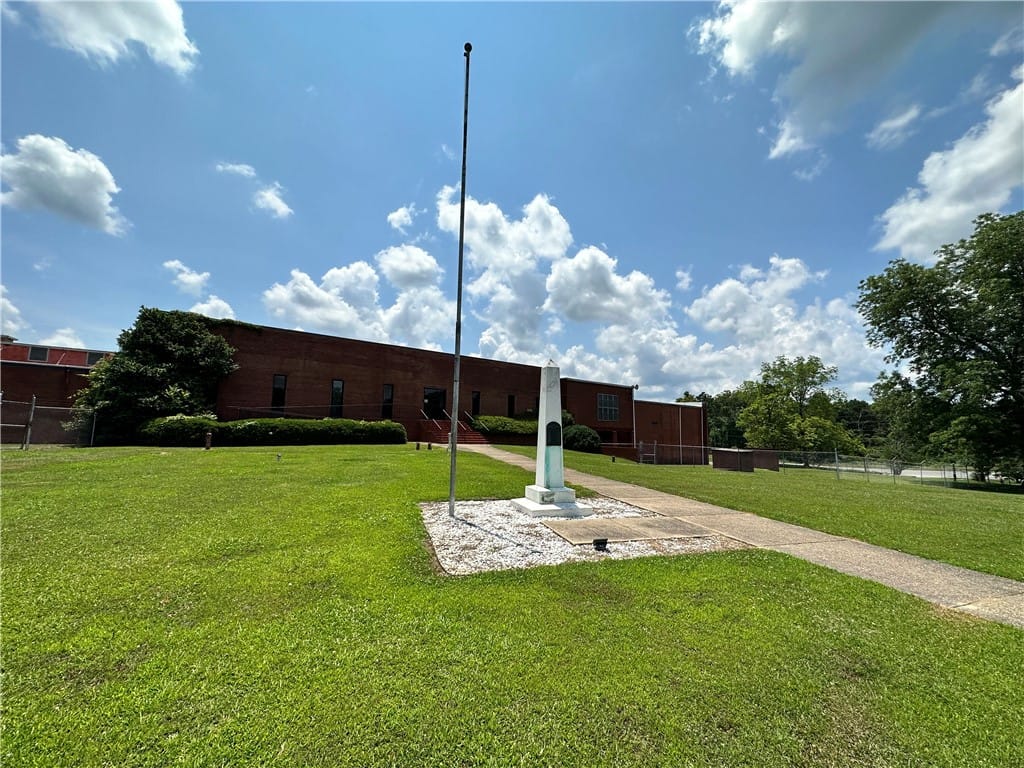 520 Comer St, Alexander City, AL 35010