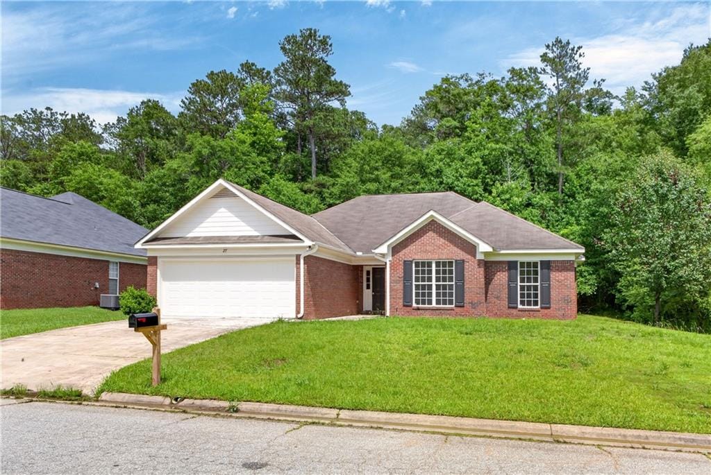 27 Lincolnshire Ln, Phenix City, AL 36870