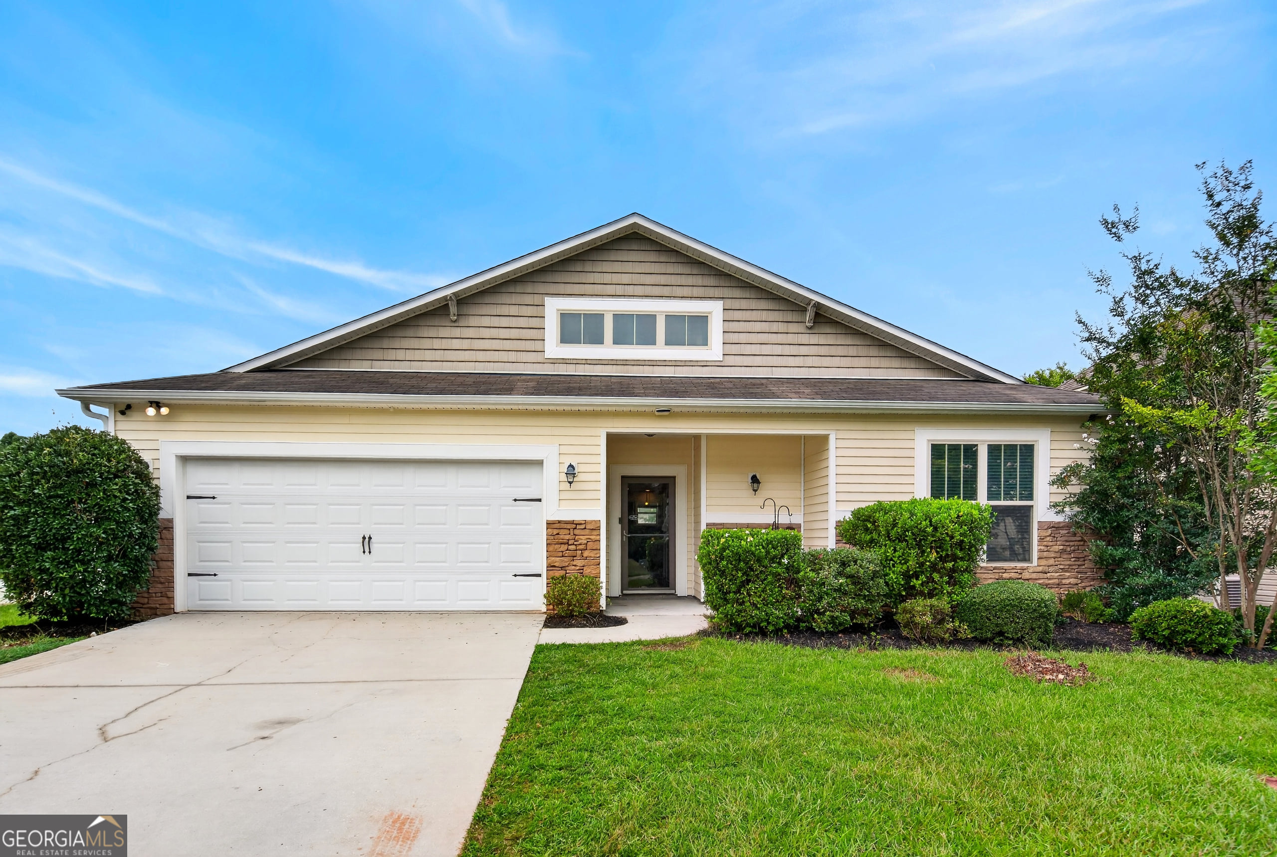 402 Creekside Dr, LaGrange, GA 30240