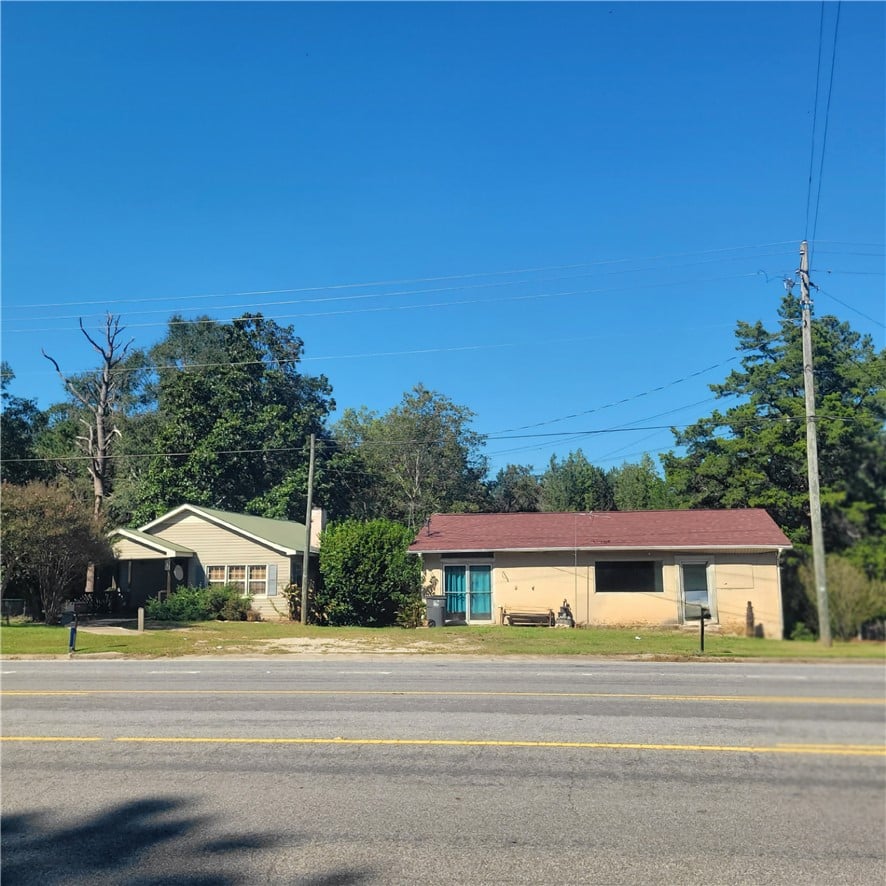 3406 Veterans Memorial Pkwy, Lanett, AL 36863