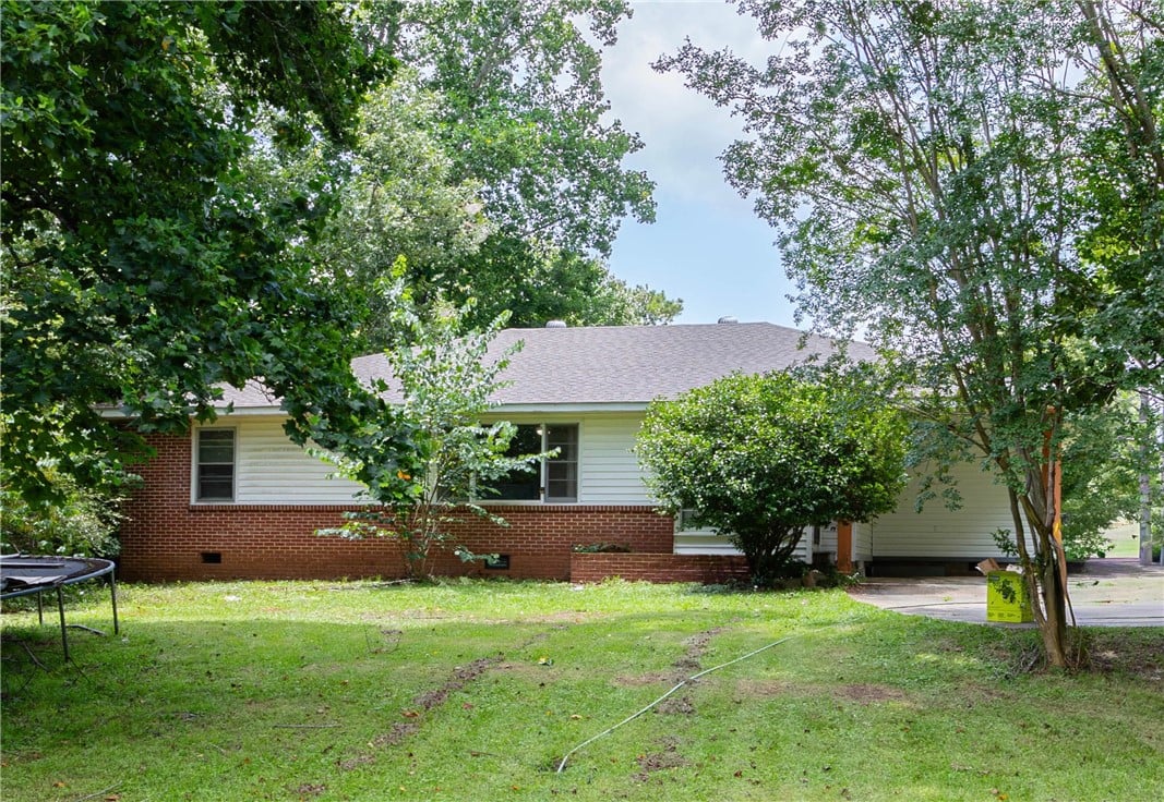 2501 Pineknoll St, Opelika, AL 36804