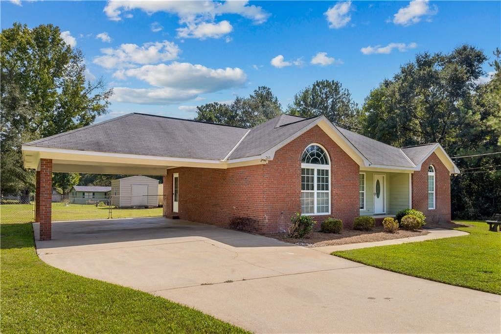 260 Pittman-White Rd, Smiths Station, AL 36877