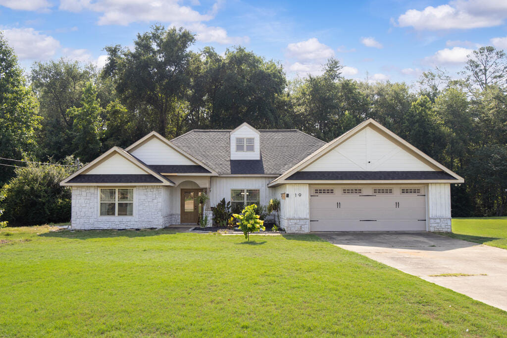 19 Isbell Rd, Fort Mitchell, AL 36856