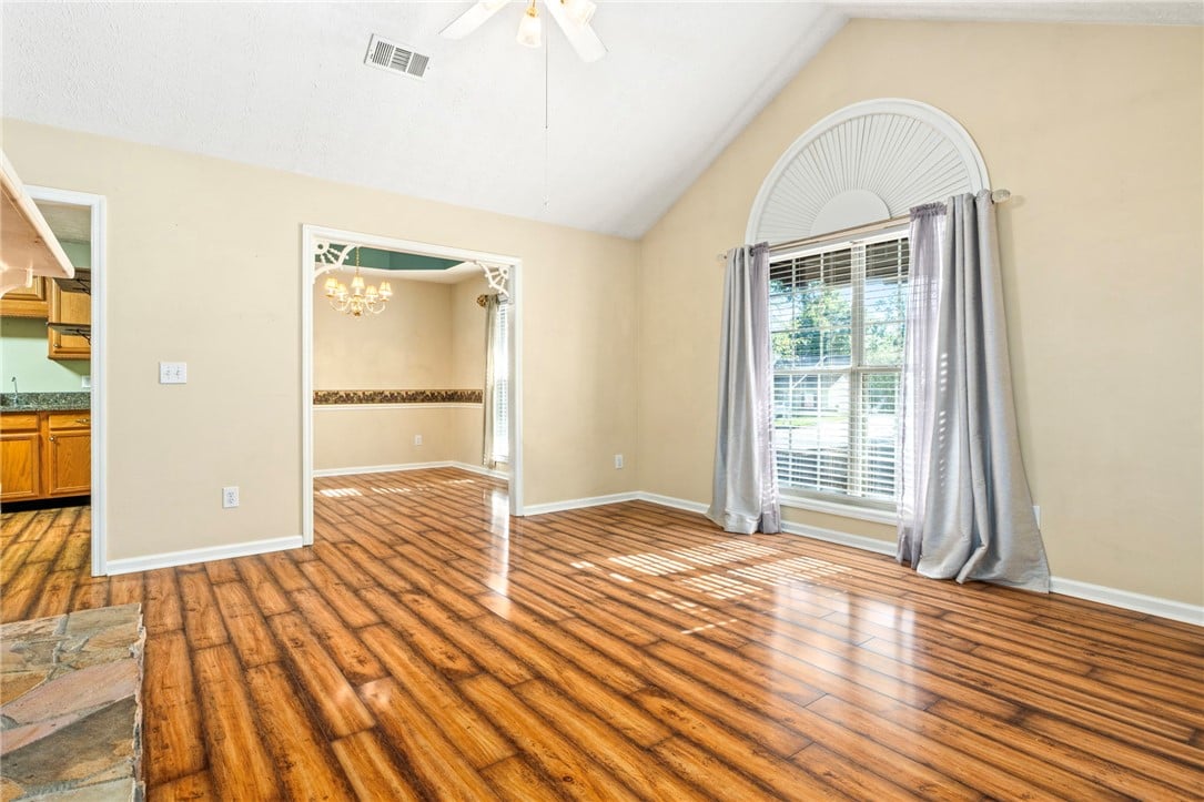 1301 Douglas St, Opelika, AL 36801