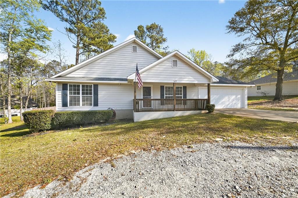 169 Lansdon Dr, Smiths Station, AL 36877