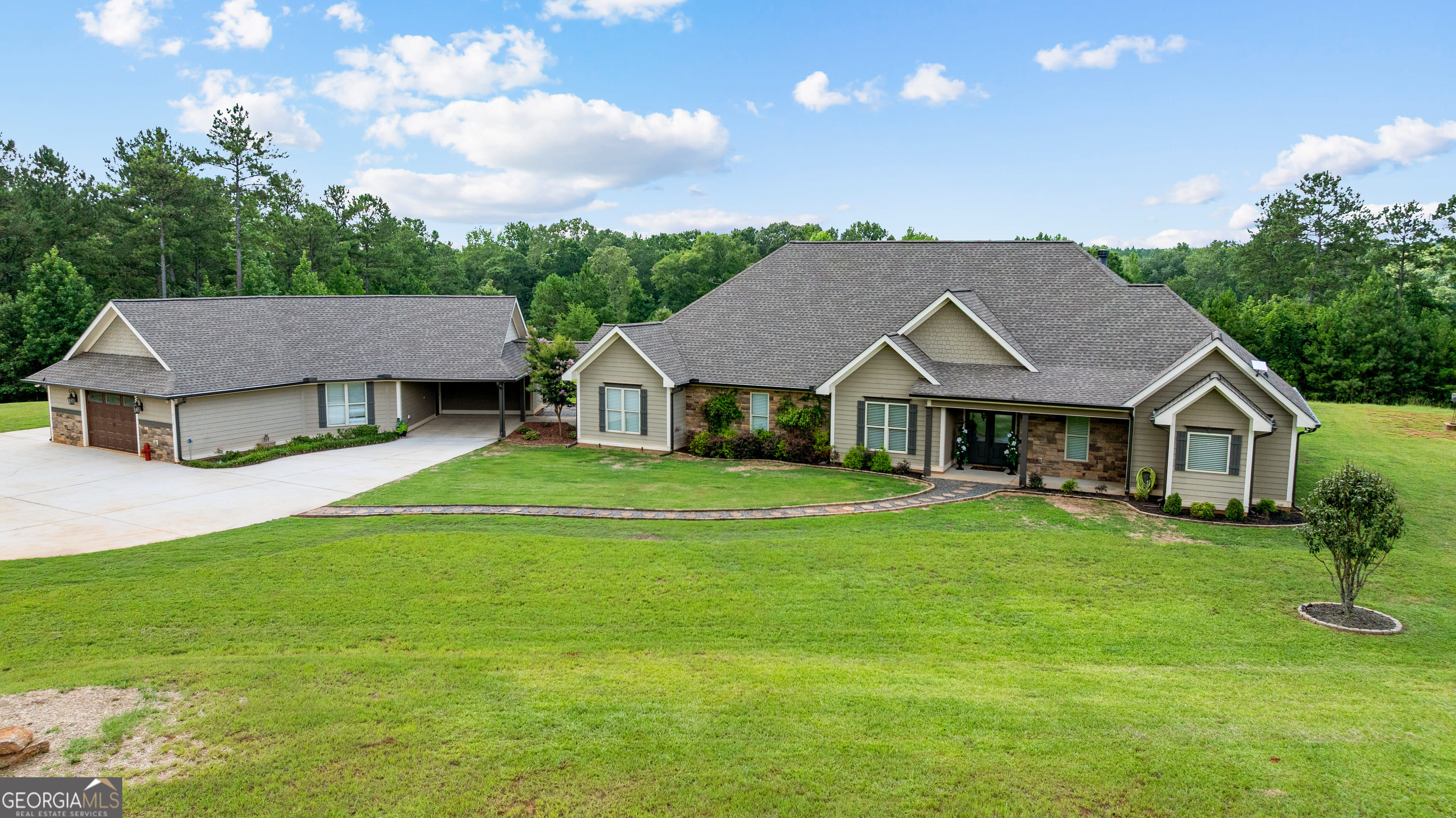 2175 Bear Creek Rd, Moreland, GA 30259