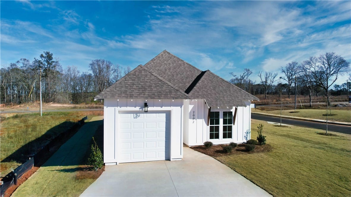 2 CROSSING, Valley, AL, 36854