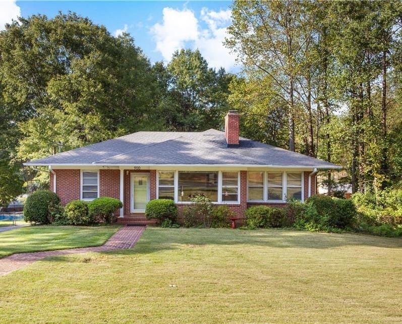 900 Lakeshore Avenue, Opelika, AL, 36801