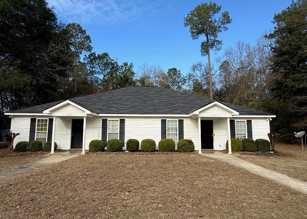 125 Edge Lake Dr, Leesburg, GA 31763