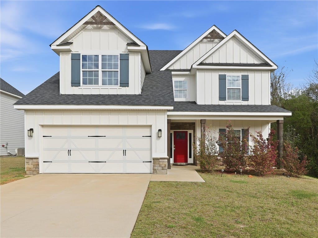 614 McKinley Ln, Opelika, AL 36804