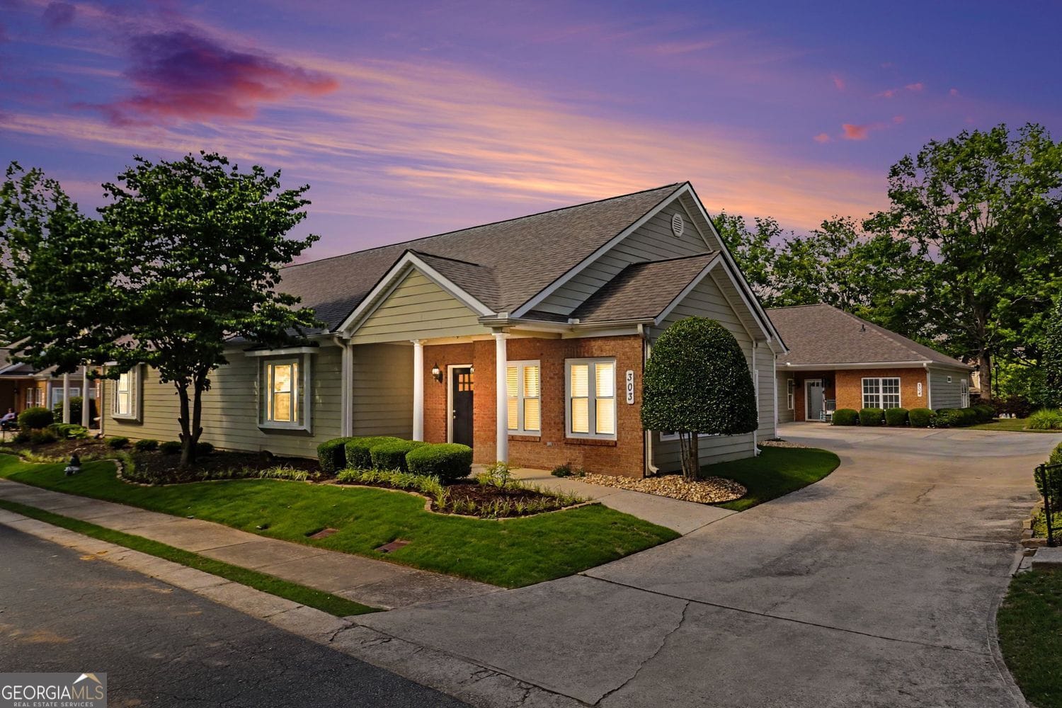 303 Commonwealth Circle, Newnan, GA, 30263