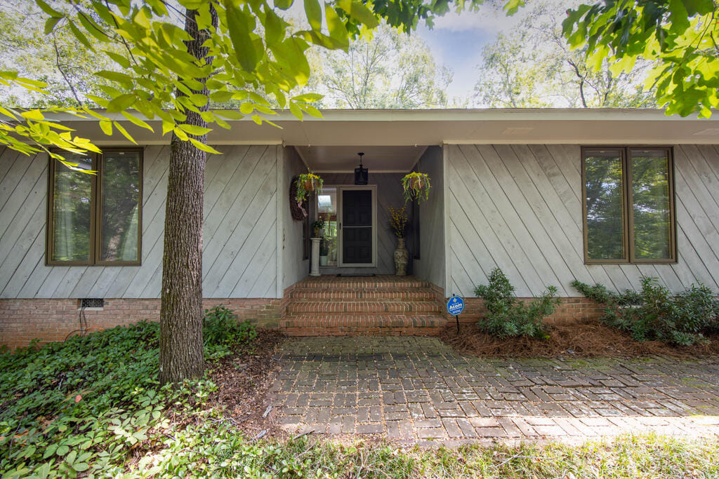 17 Moses Pl, Phenix City, AL 36869