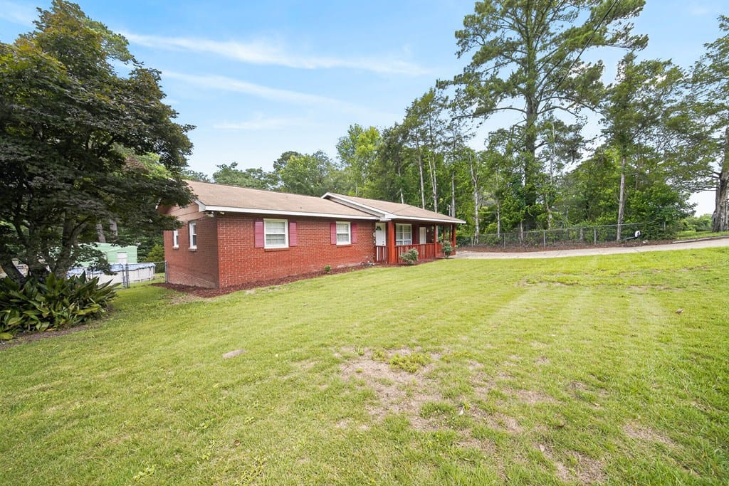 2210 39th Ct, Phenix City, AL 36870