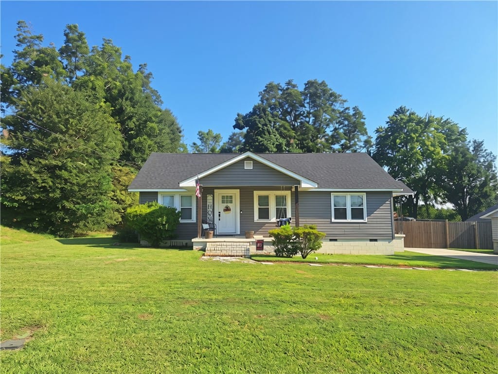 1905 41st St E, Valley, AL 36854