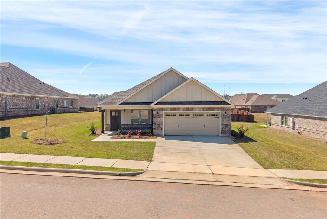 1972 Hidden Lakes Drive, Opelika, AL, 36801