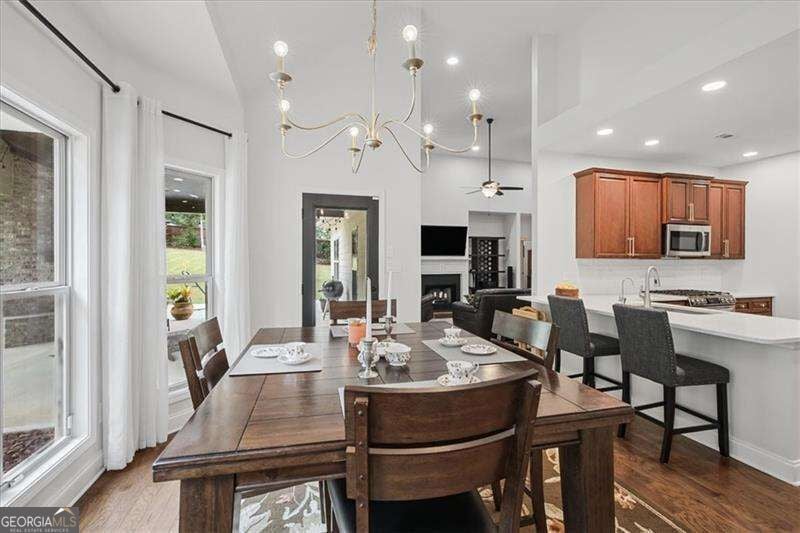 32 Meadowview St, Newnan, GA 30263