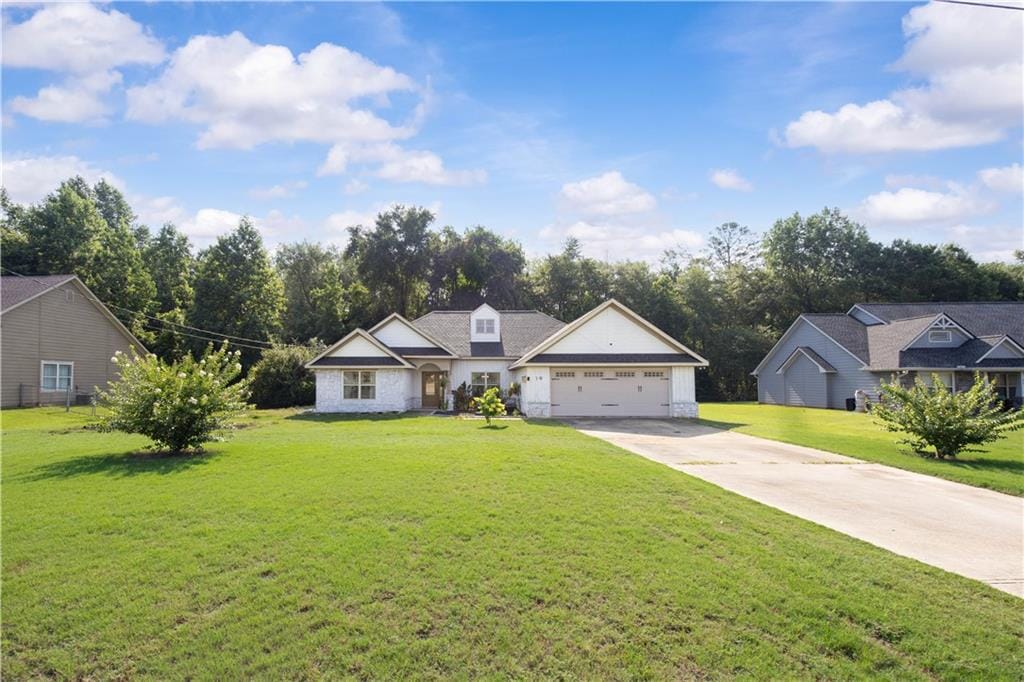 19 Isbell Rd, Fort Mitchell, AL 36856