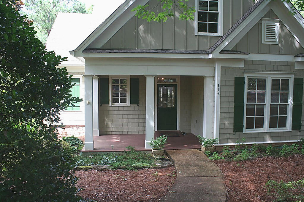 176 Redbud Trl, Pine Mountain, GA 31822