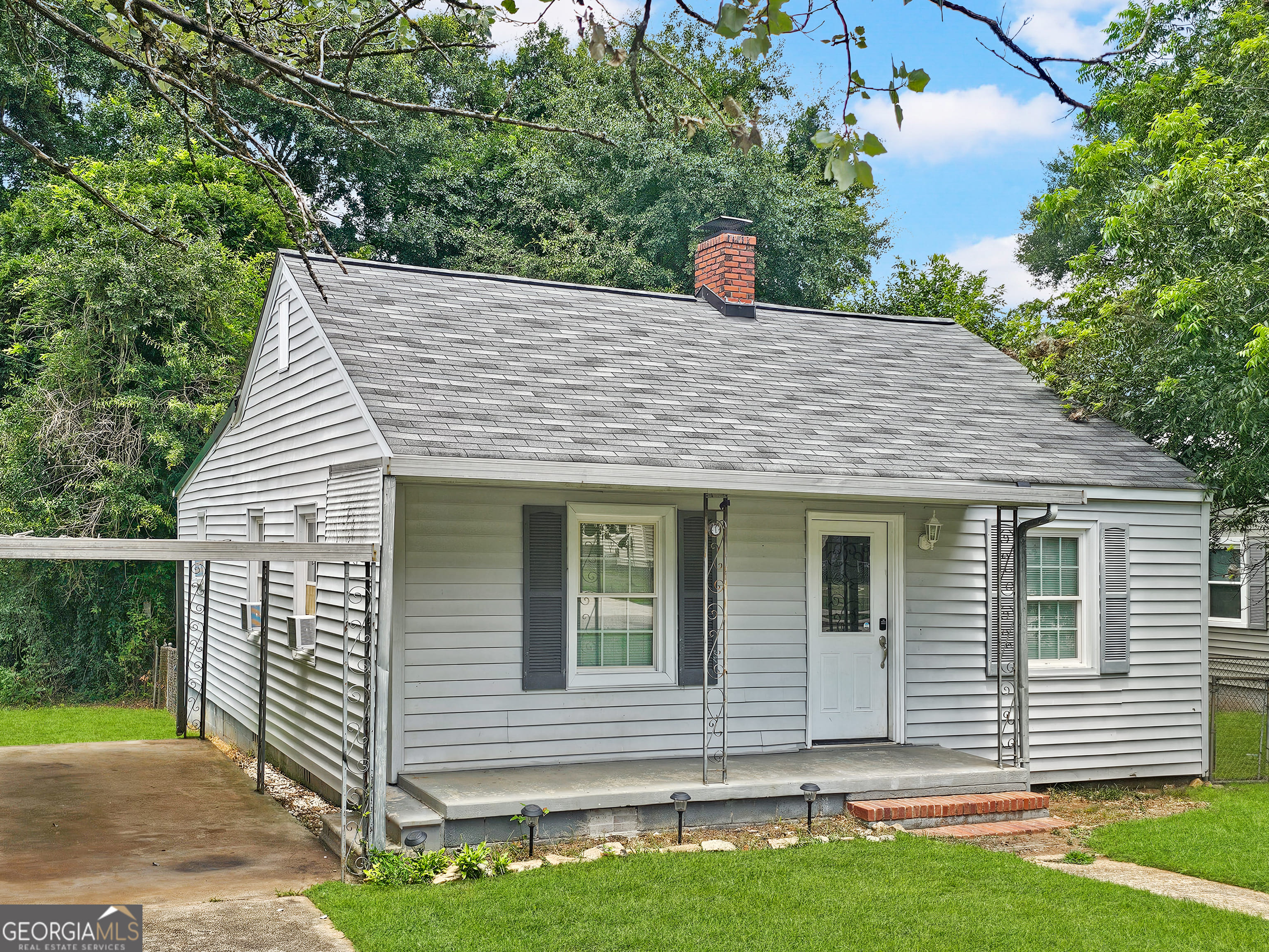 202 White Ave, Hogansville, GA 30230