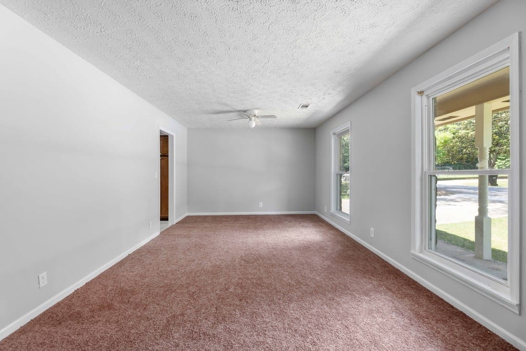 604 Pear St, West Point, GA 31833