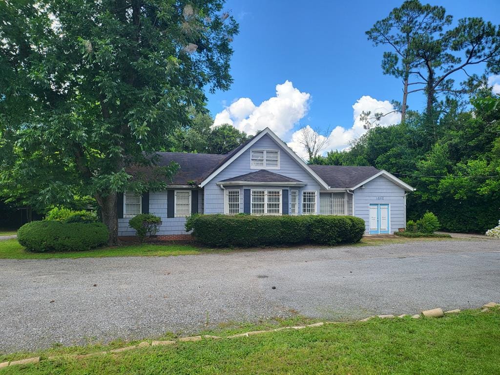 1305 Dawson Rd, Albany, GA 31707