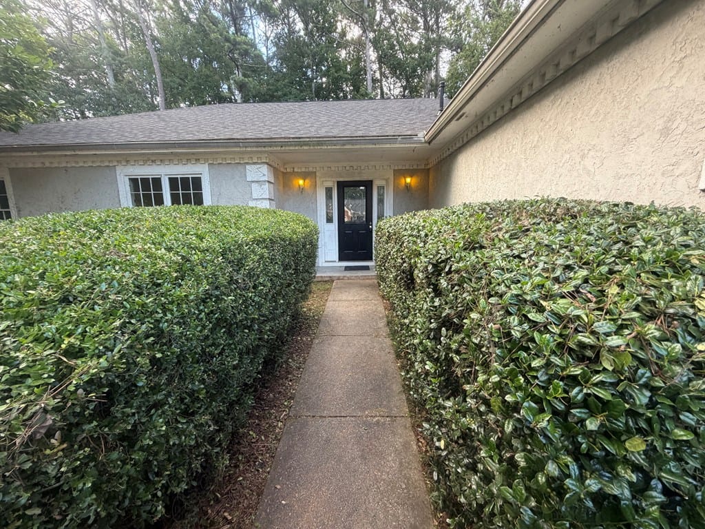 2021 Huntcliff Dr, Lawrenceville, GA 30043