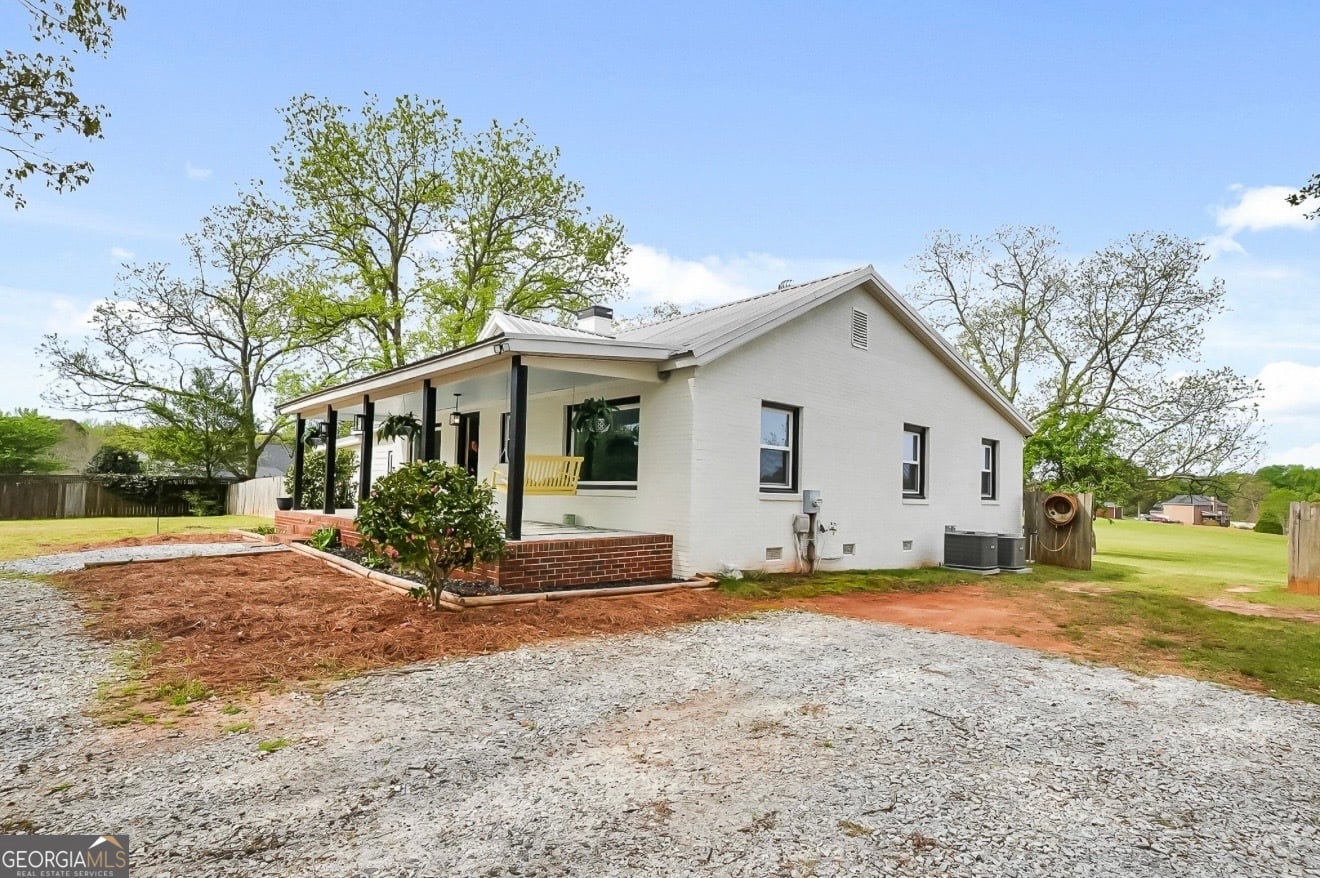 1015 Sid Hunter Rd, Senoia, GA 30276