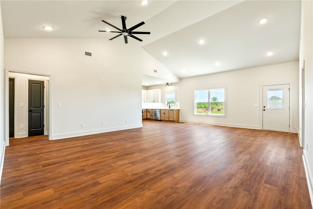 1240 30th Street East, Valley, AL, 36854 — Photo 3