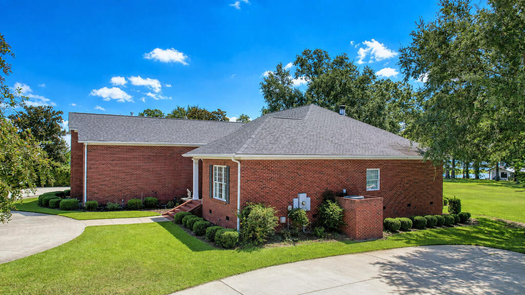 1010 River Pointe Dr, Albany, GA 31701