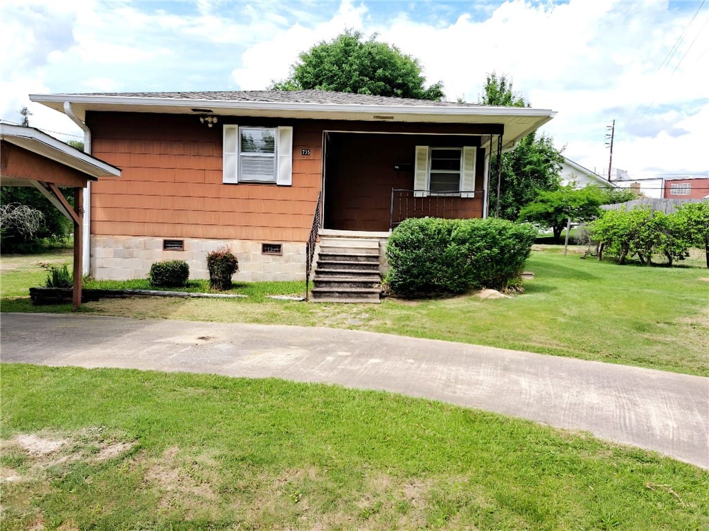 735 Willow Street, Alexander City, AL, 35010