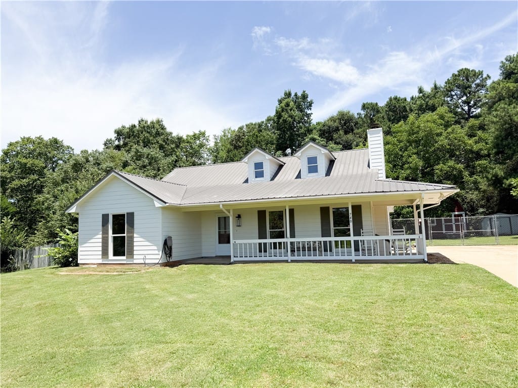 740 Cummings Rd, Smiths Station, AL 36877